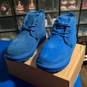Size 1 blue Neumel Uggs